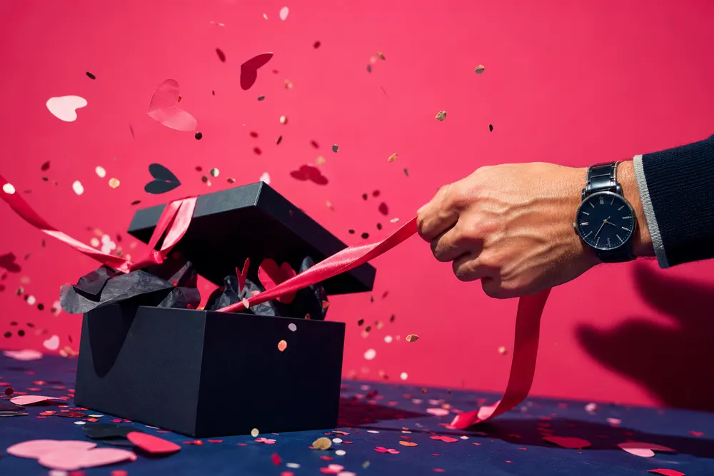 Regalo di San Valentino per lui: 8 idee che non deludono